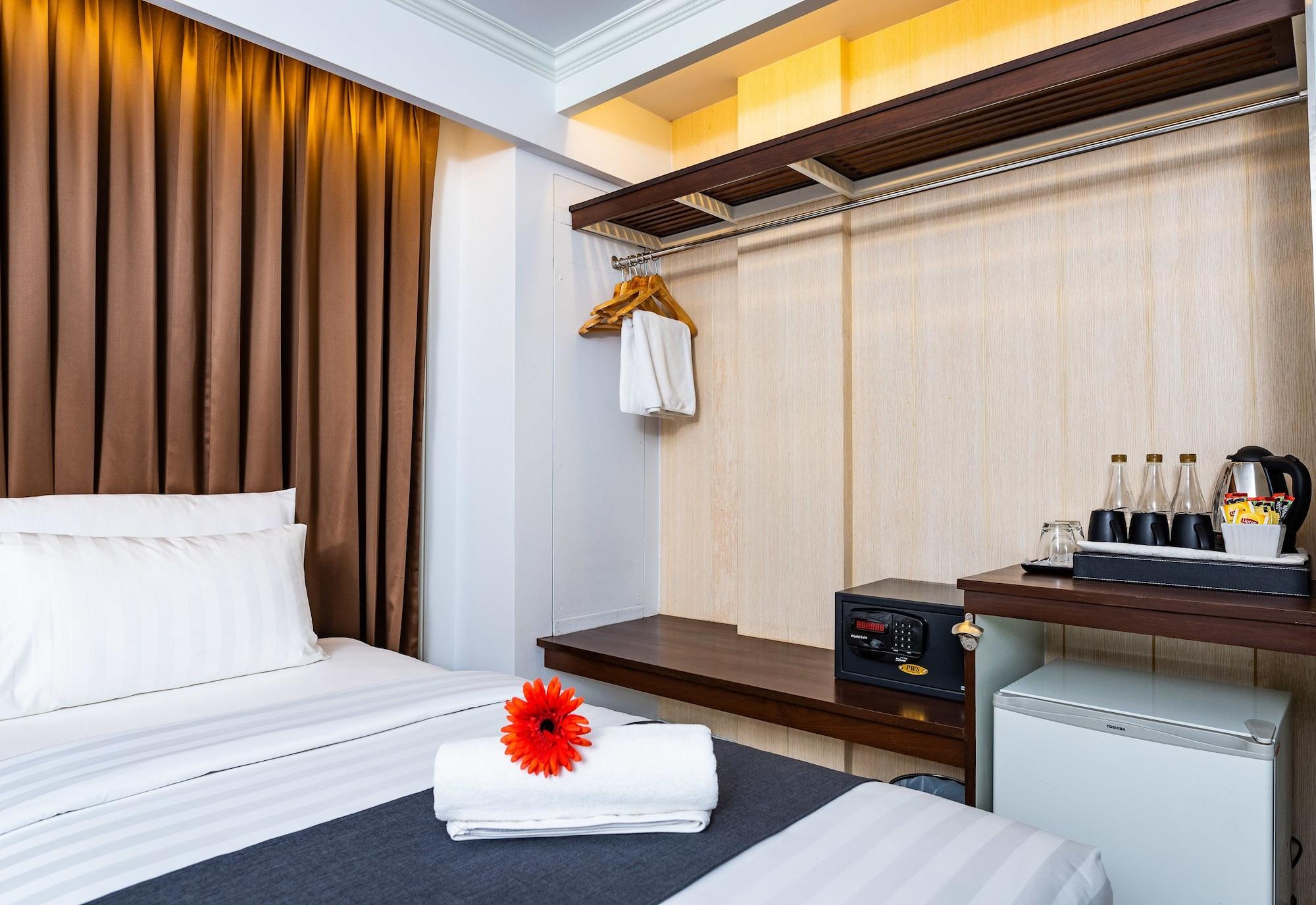 Dang Derm In The Park Khaosan Hotel Banguecoque Exterior foto