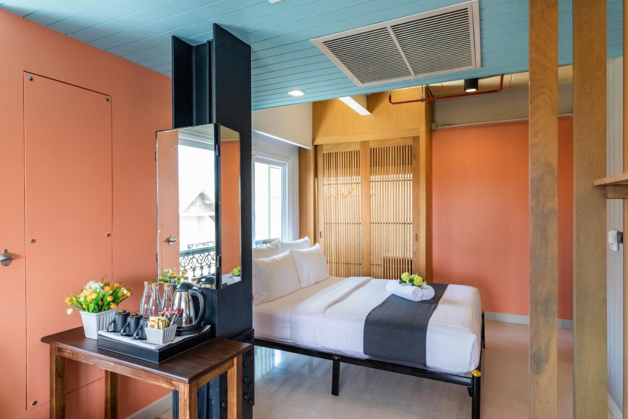 Dang Derm In The Park Khaosan Hotel Banguecoque Exterior foto