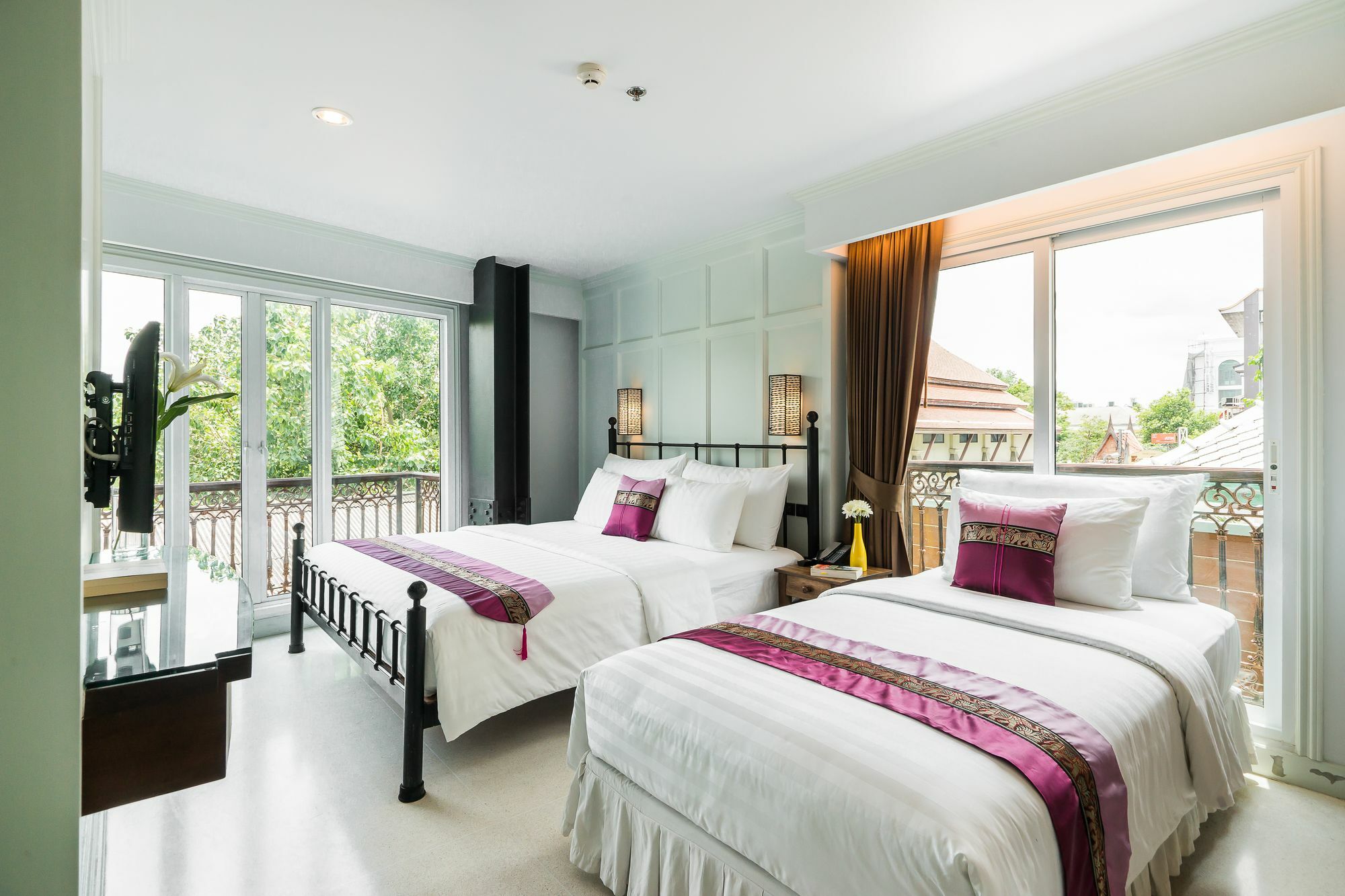 Dang Derm In The Park Khaosan Hotel Banguecoque Exterior foto